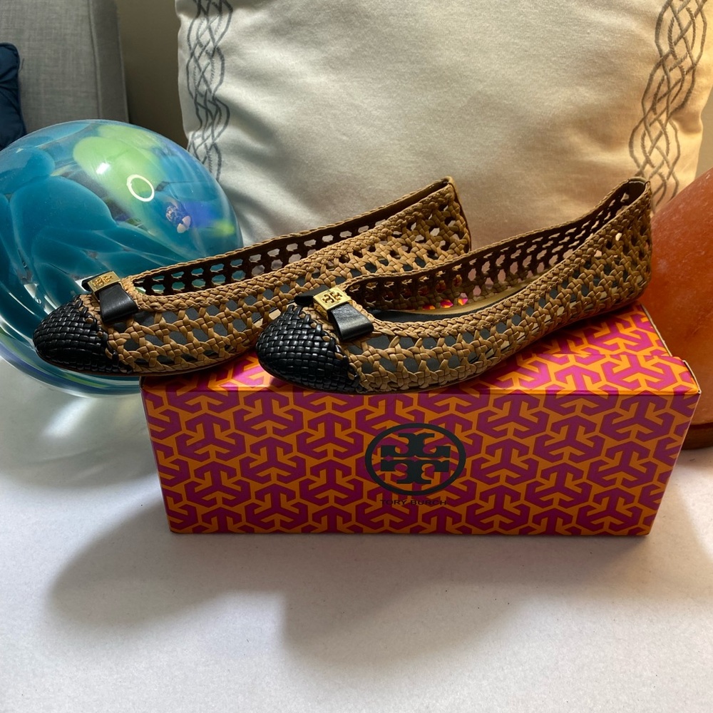 TORI BURCH Carlyle Flats size 8.5